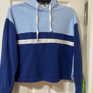 Junior's Colorblock Cropped Sweatshirt